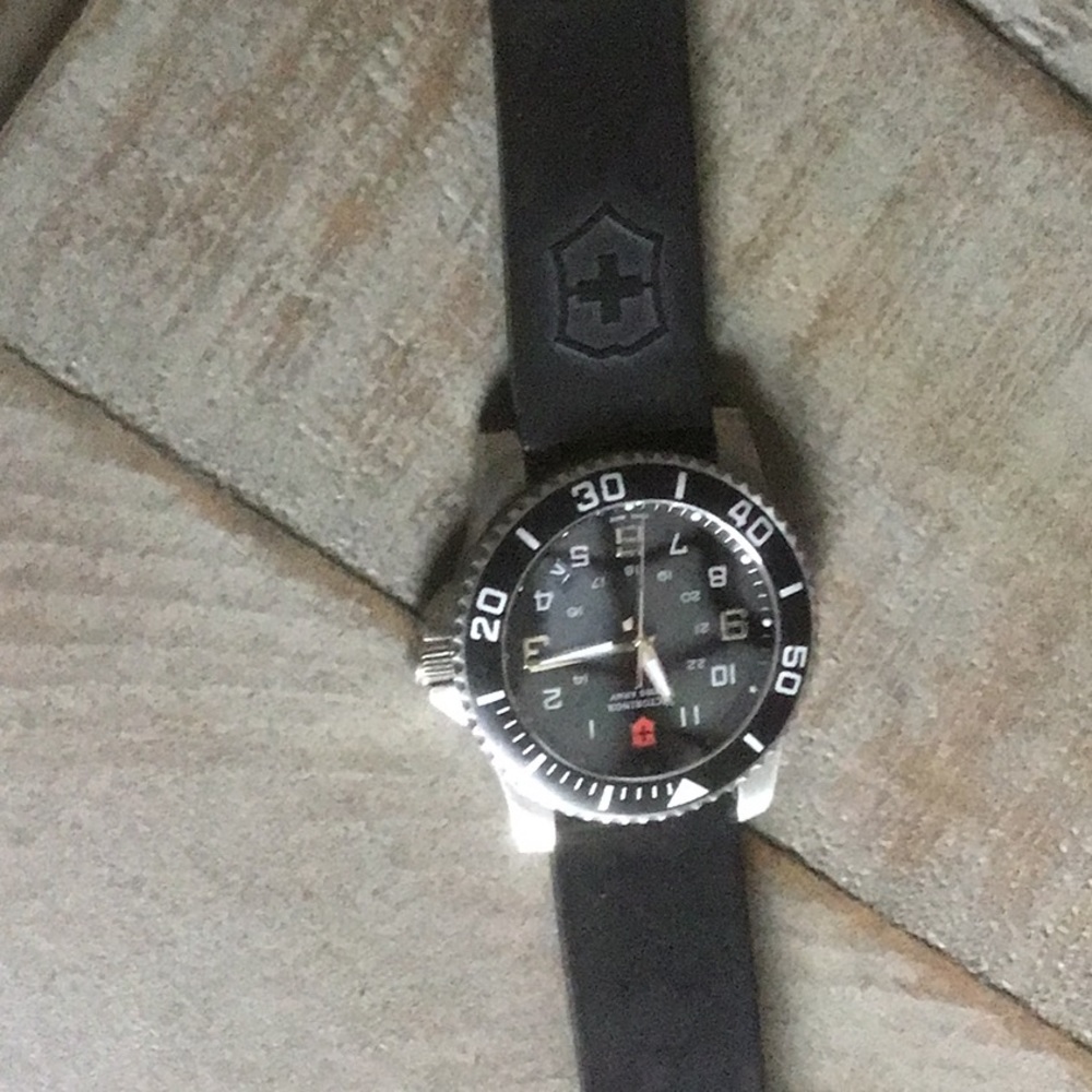 Swiss Army rubber band watch